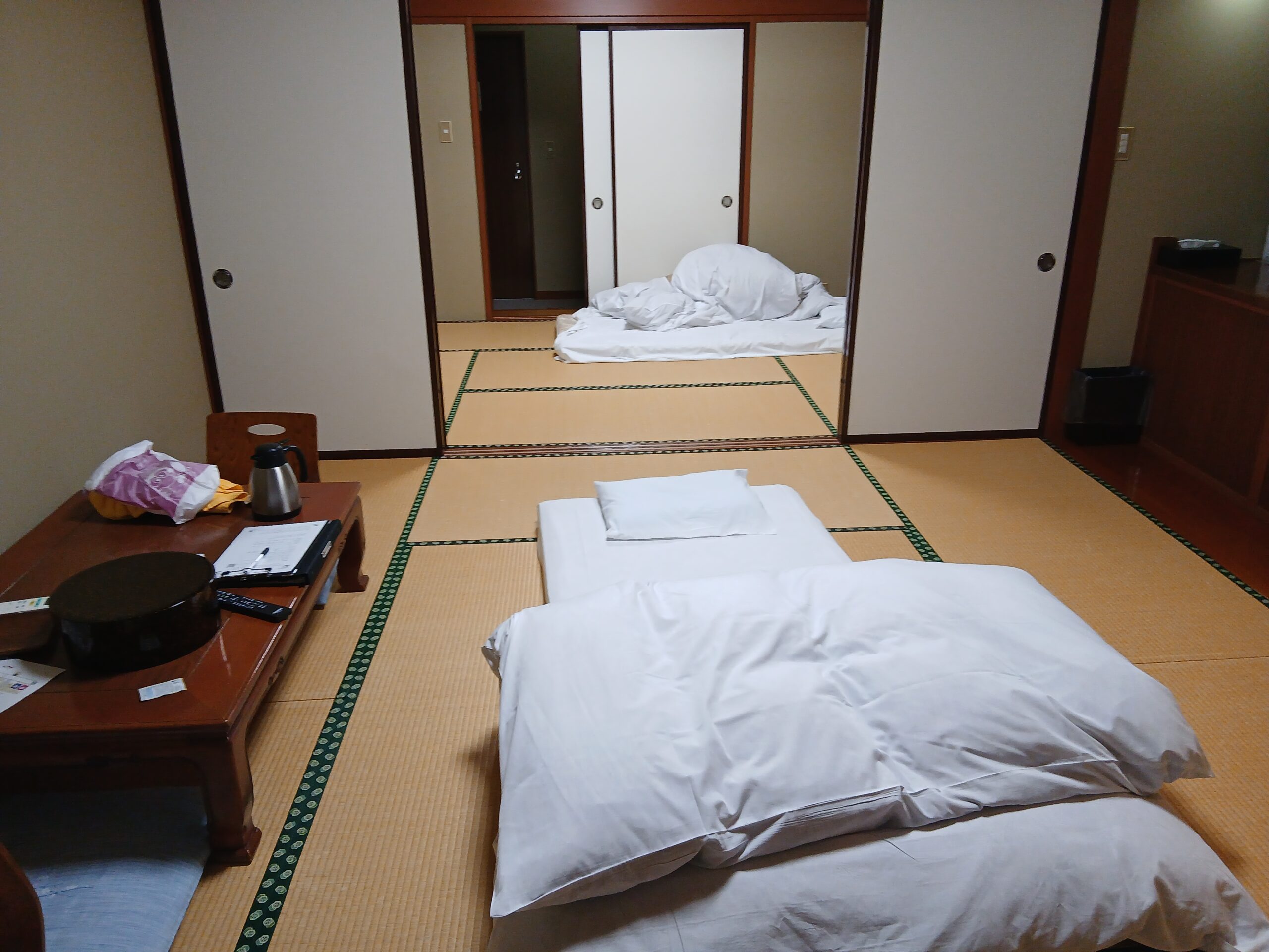 別室で寝る
